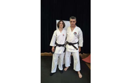 Octobre 2023 - Transmission & Fierté
Lenny 1er Dan et Laurent 4eme Dan